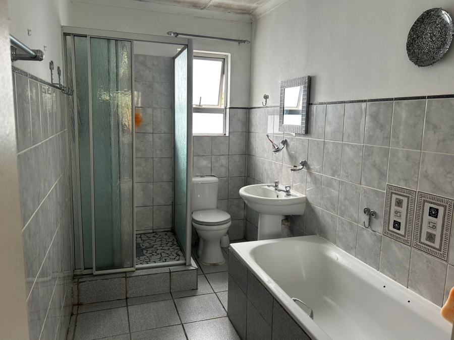 4 Bedroom Property for Sale in Saxilby Eastern Cape